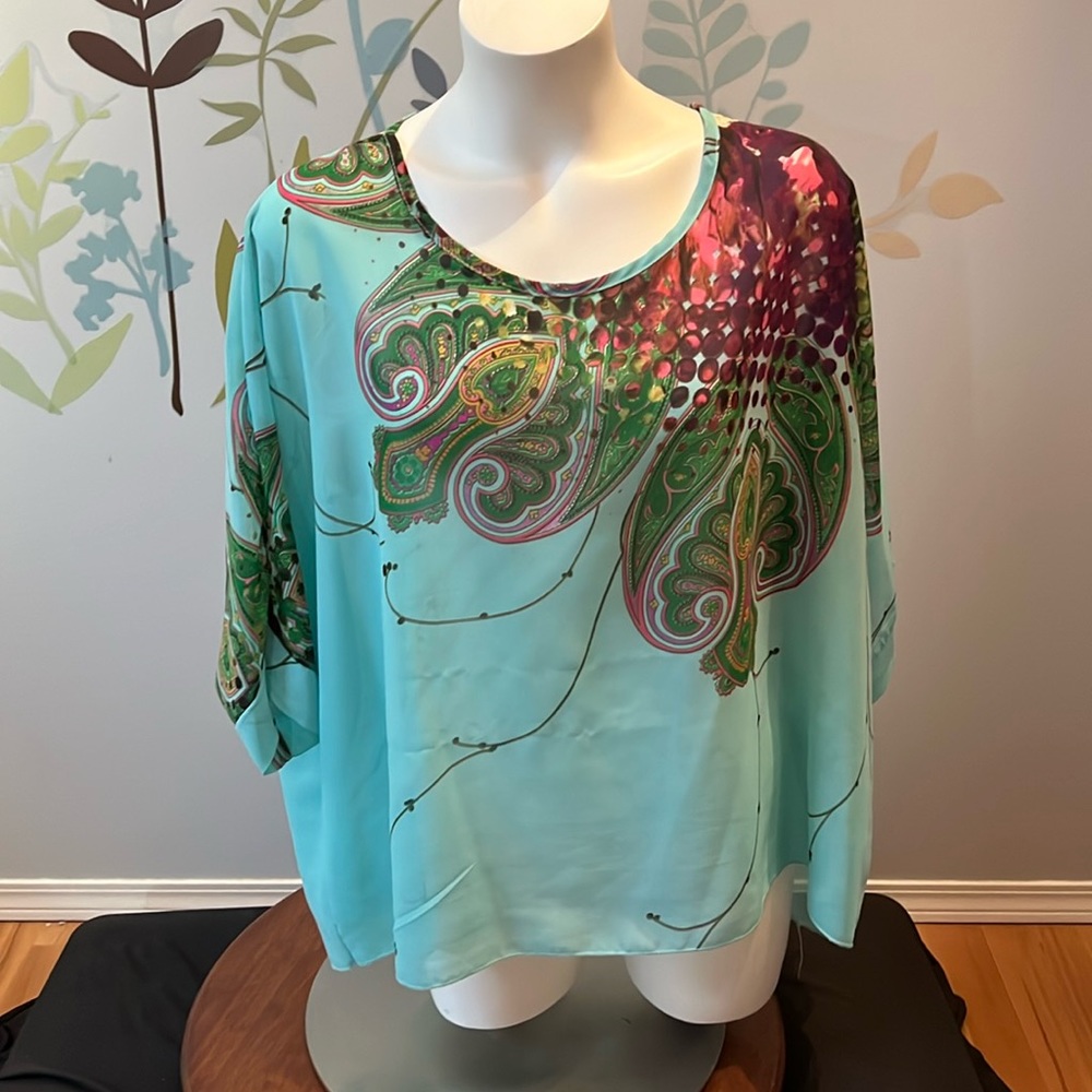 4/$20 Loose fit Batwing Style Top